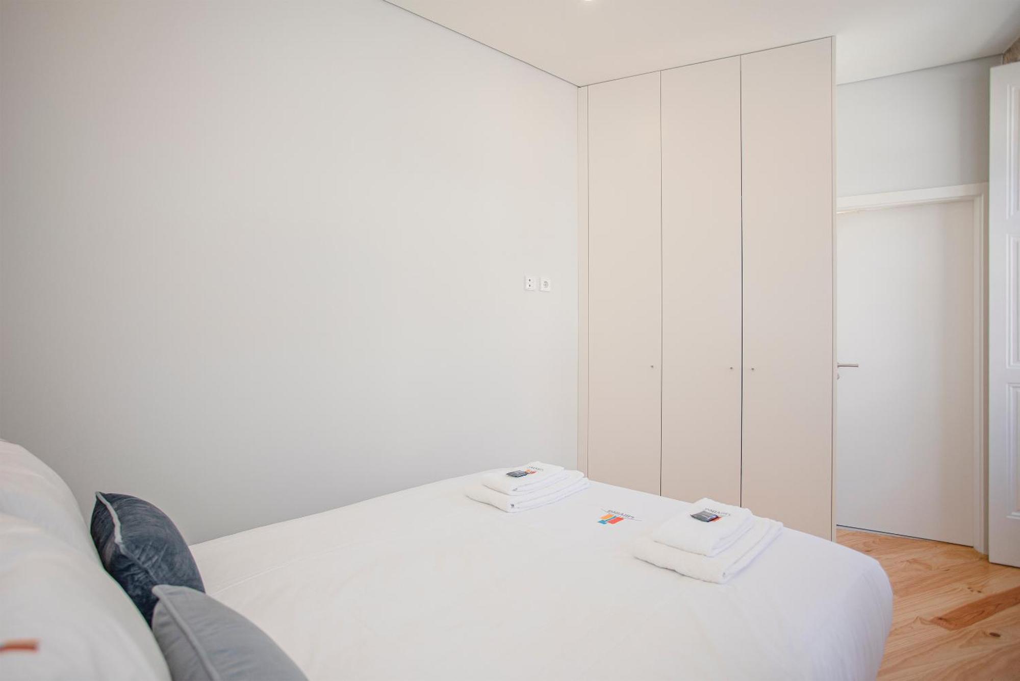 Liiiving In Porto - Aliados Stone Apartment Экстерьер фото